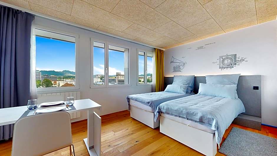 Evi's Home Hotel & Apartments