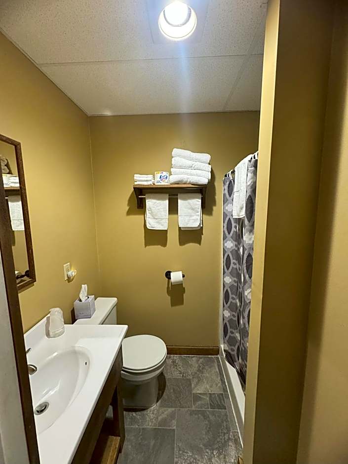 Lake Ontario Motel & Inn