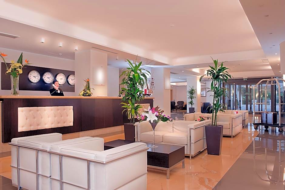 Cardinal Saint Peter Hotel