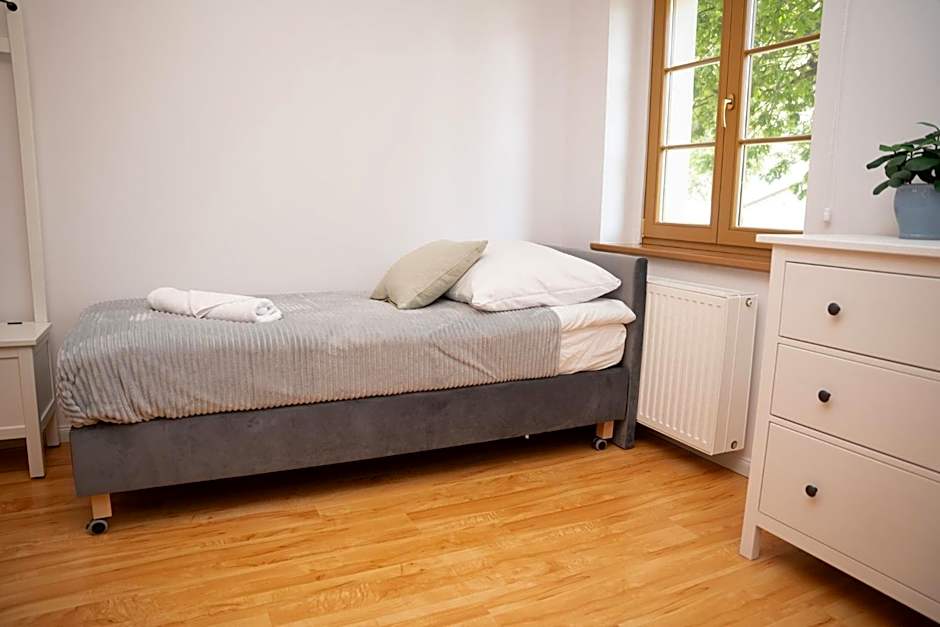 Pałac Ostoja - pokoje gościnne