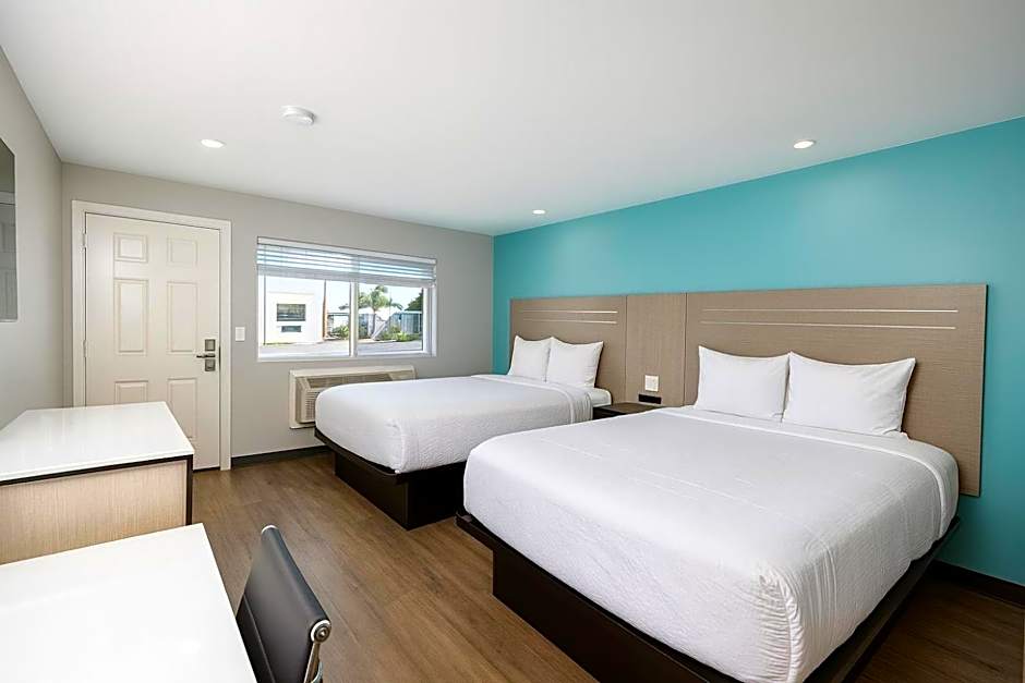 Travelodge by Wyndham LAX South