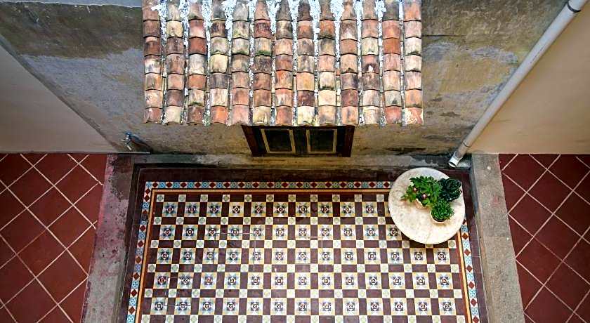 Muntri Mews