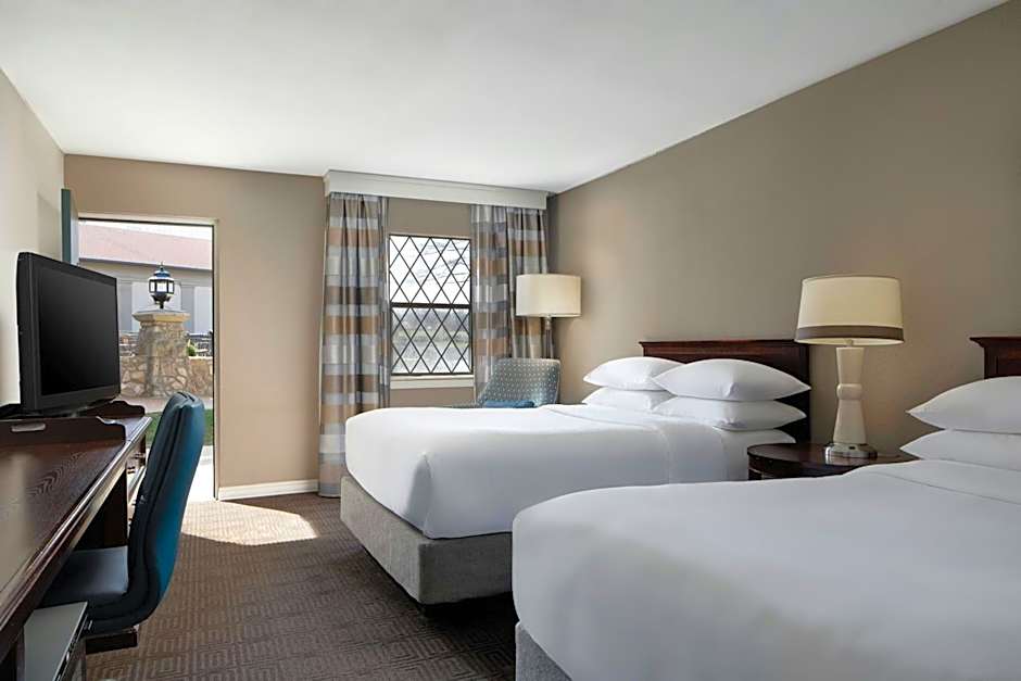 Sheraton Westport Chalet Hotel St. Louis