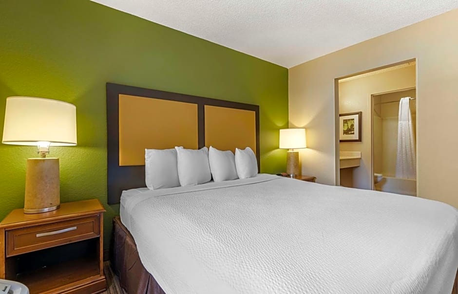 Extended Stay America Suites - Orlando - Maitland - 1776 Pembrook Dr.