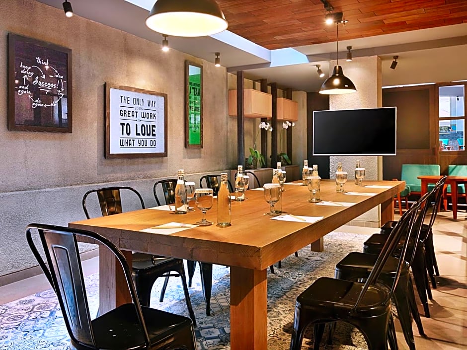 Ibis Bali Legian Street