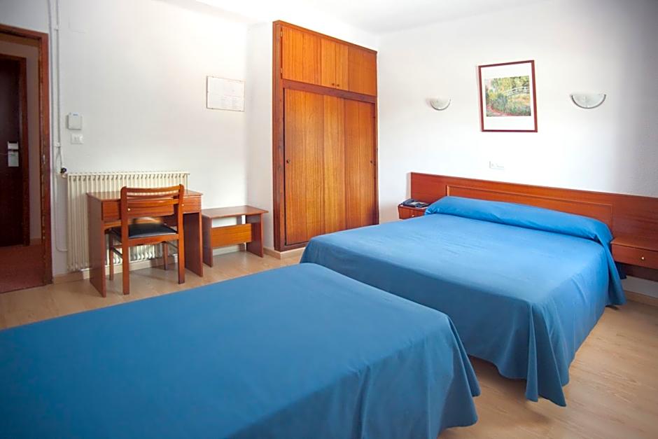 Photo 1 of 9 of Triple Room (2 Adults + 1 Child)