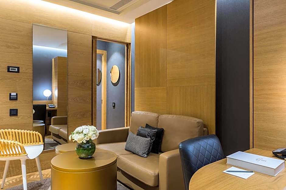 Monument Hotel