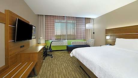 Standard King Room with Mobility Accessible Tub
