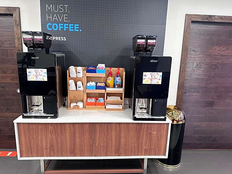 Holiday Inn Express & Suites Sealy By IHG