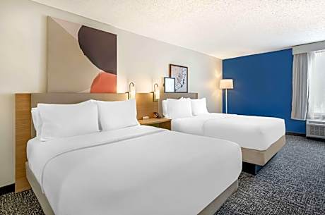 Queen Room with Two Queen Beds - Hearing Access