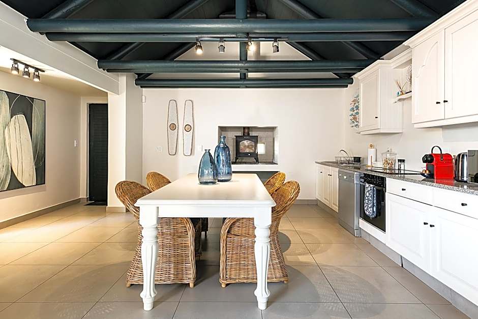 Abalone Hotel & Villas