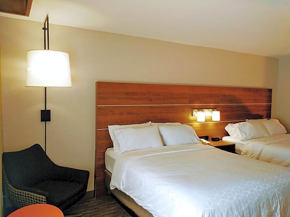 Holiday Inn Express Hotel & Suites Madison By IHG