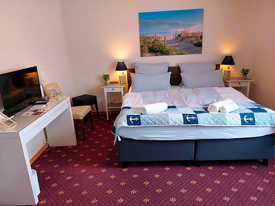 Photo 1 of 6 of Double Room