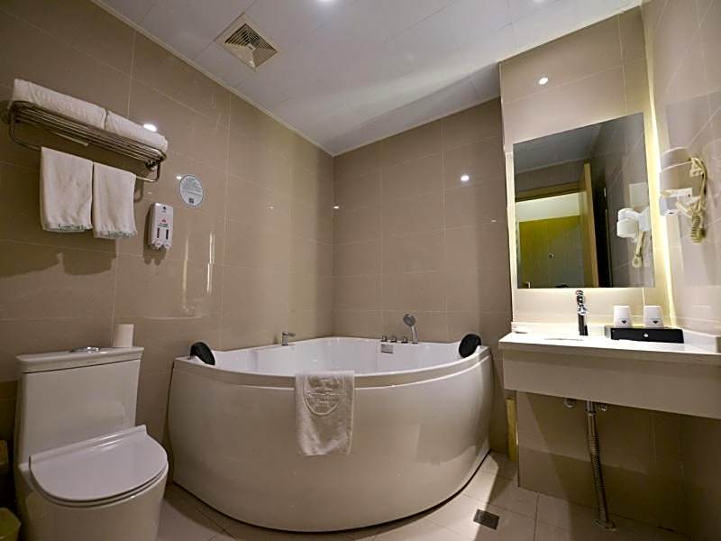 GreenTree Inn Dalian Dalian North Railway Station Express Hotel