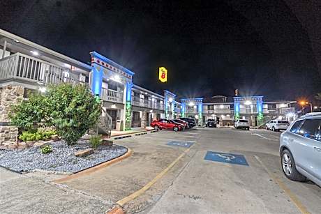 Super 8 by Wyndham McAllen/Downtown