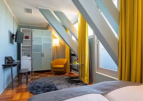 Deluxe Single Room with Balcony