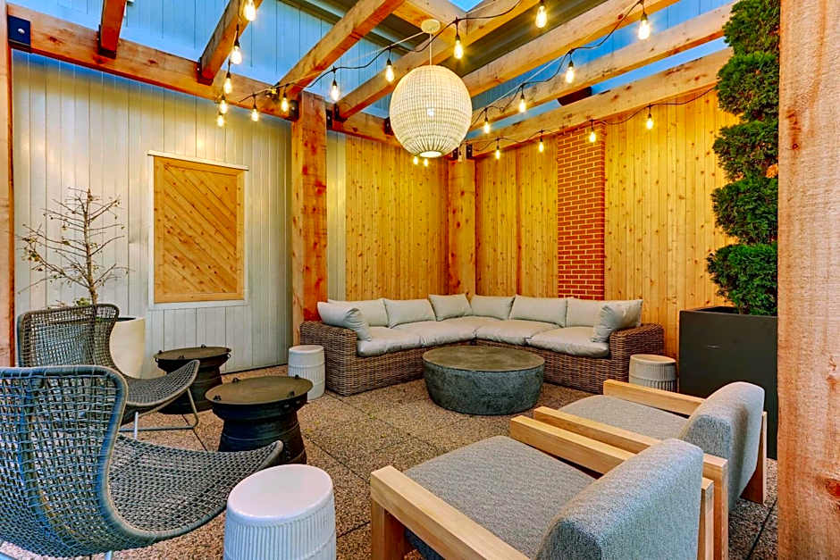 The Chattanoogan Hotel, Curio Collection By Hilton