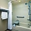 Holiday Inn Express & Suites Alpharetta By IHG