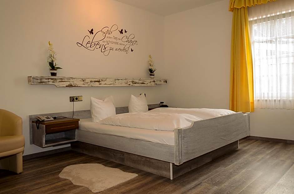 Photo 1 of 5 of Double Room