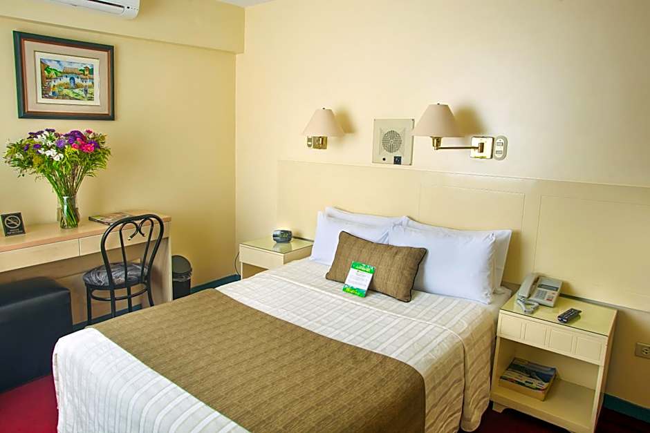 Embajadores Hotel