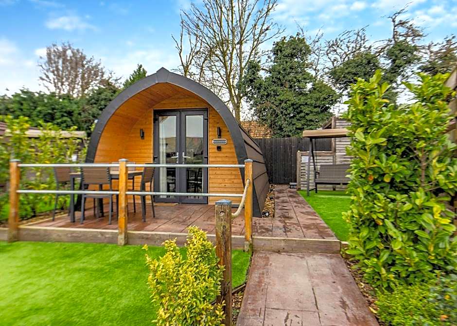 Peacock Lake Glamping