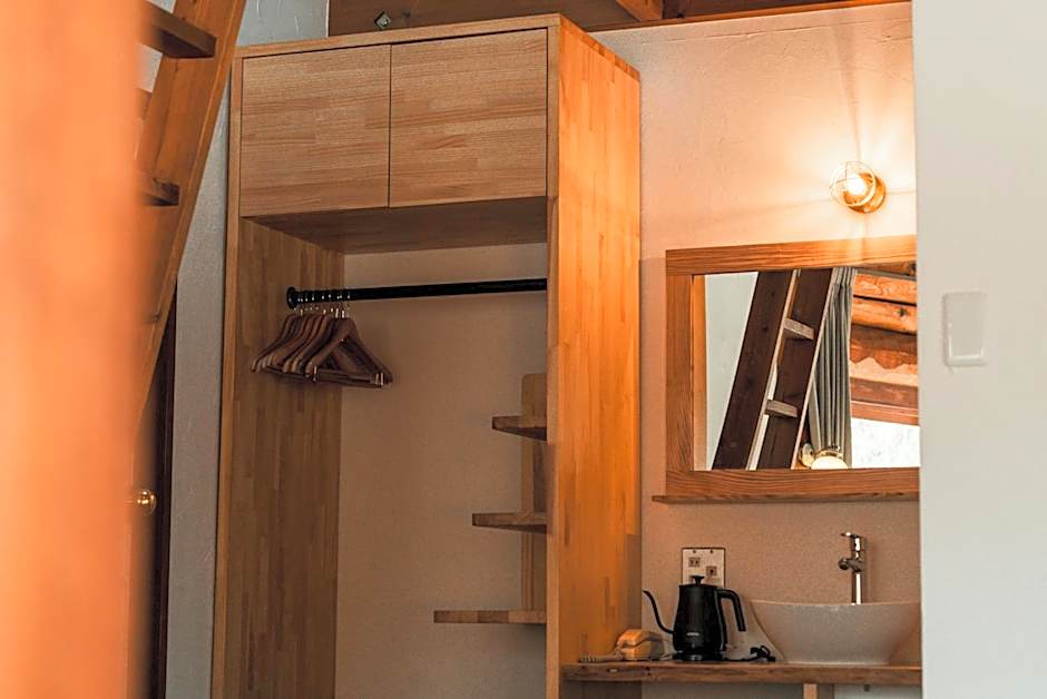 Hakuba Pension & Log Hotel Meteor