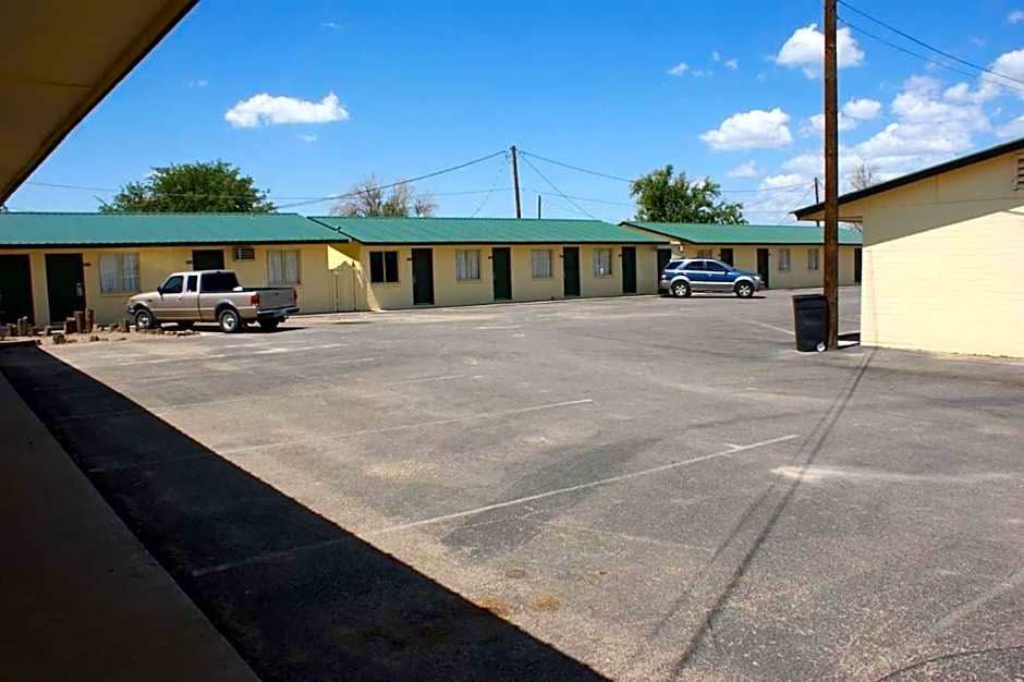 Photo 1 of 30 of Hwy Express Inn And Suites