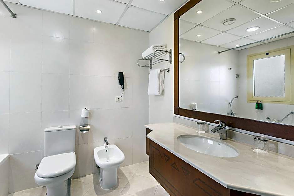Al Hamra Village Hotel