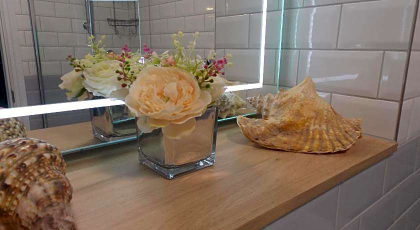 Eden Suite Sasco Apartments