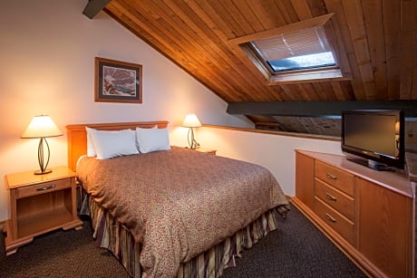 Loft Suite with Queen Bed
