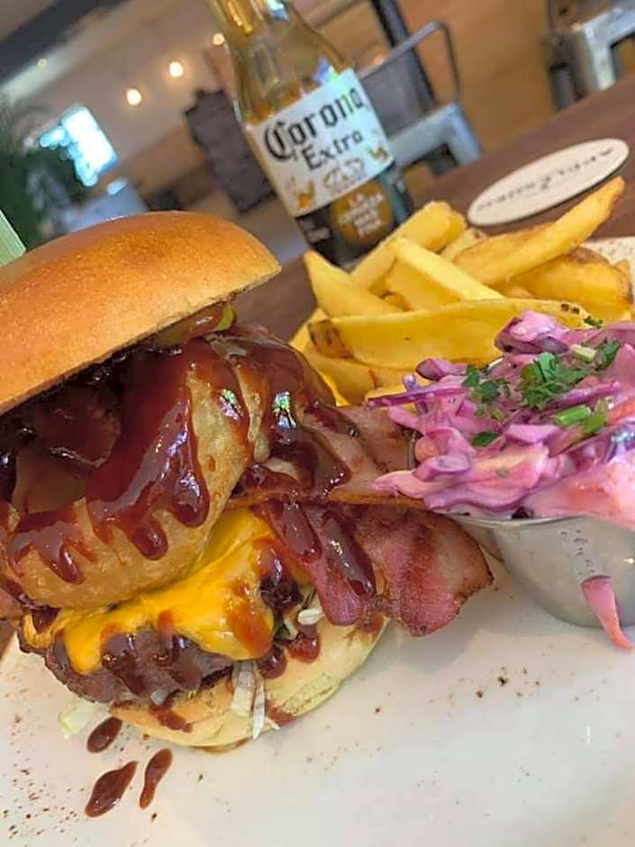 The Greenwich Rooms - Burger & Bird Bar & Restaurant