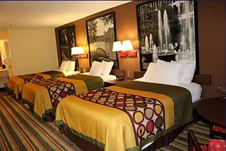 3 Double Beds Studio Suite Non-Smoking