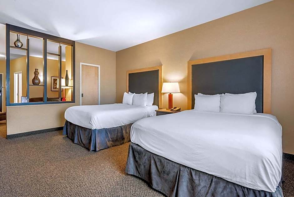 Cambria Hotel Akron - Canton Airport