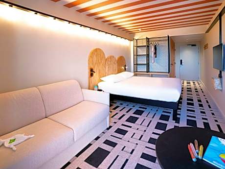 Triple Room - 1 Double Bed and 1 Single Bed