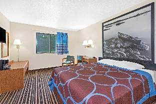 Wrangler Hotel Morris