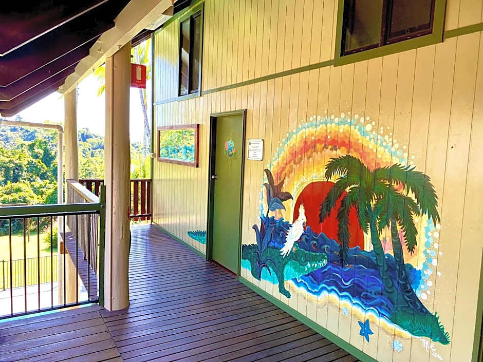 Jackaroo Treehouse Rainforest Retreat