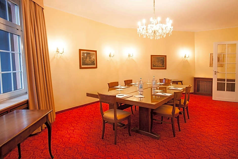 Centro National Frankfurt, Trademark Collection by Wyndham