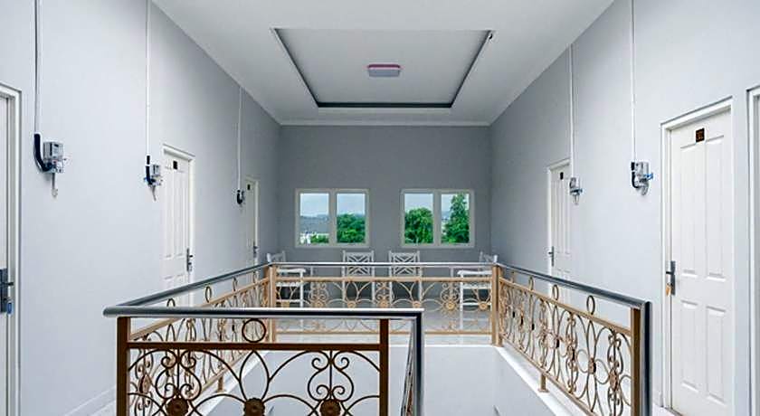 RedDoorz @ City Park Medoho Semarang