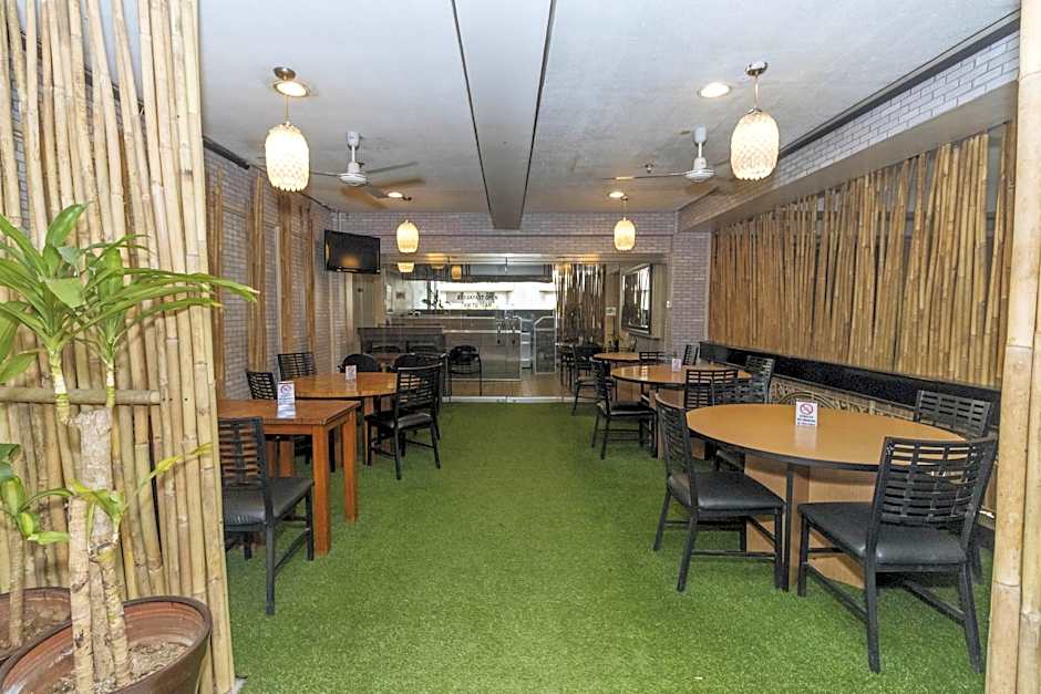 Spaces by Eco Hotels by RedDoorz – Makati, NY