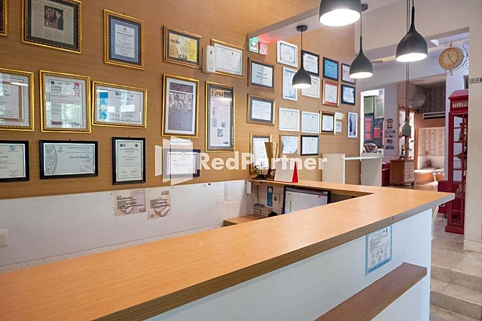 Londres Bed and Breakfast RedPartner near Gembira Loka Zoo