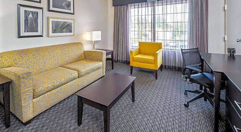 La Quinta Inn & Suites by Wyndham Anaheim Disneyland