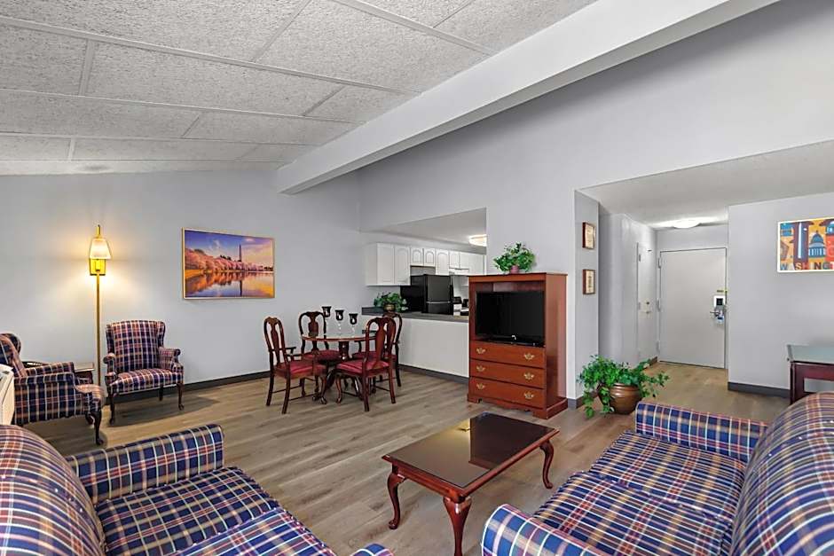 Clarion Inn Falls Church-Arlington