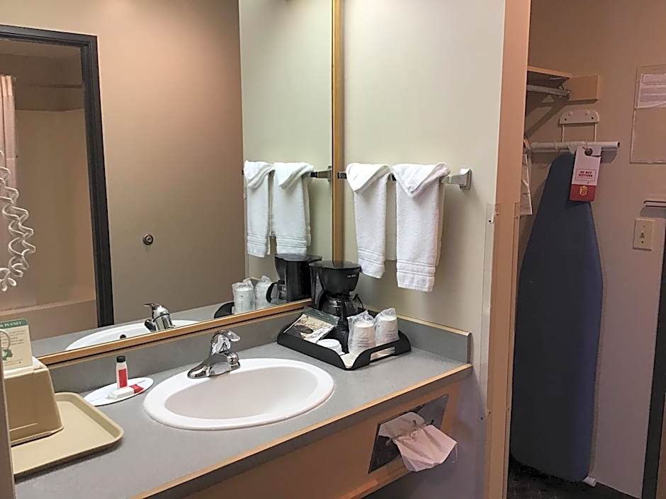 Super 8 by Wyndham Heyburn/Burley Area