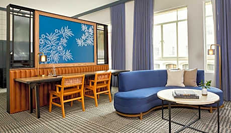 Luxury King Suite