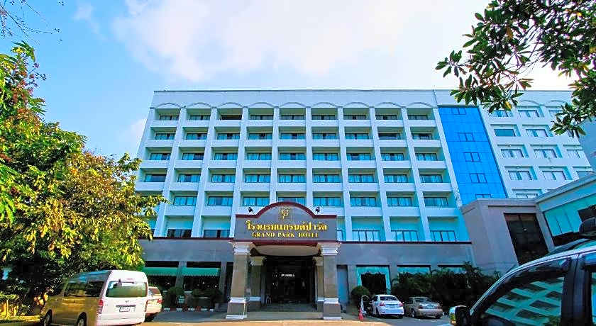 Grand Park Hotel