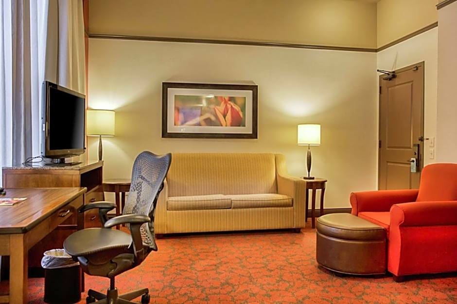 Hilton Garden Inn Milwaukee Downtown