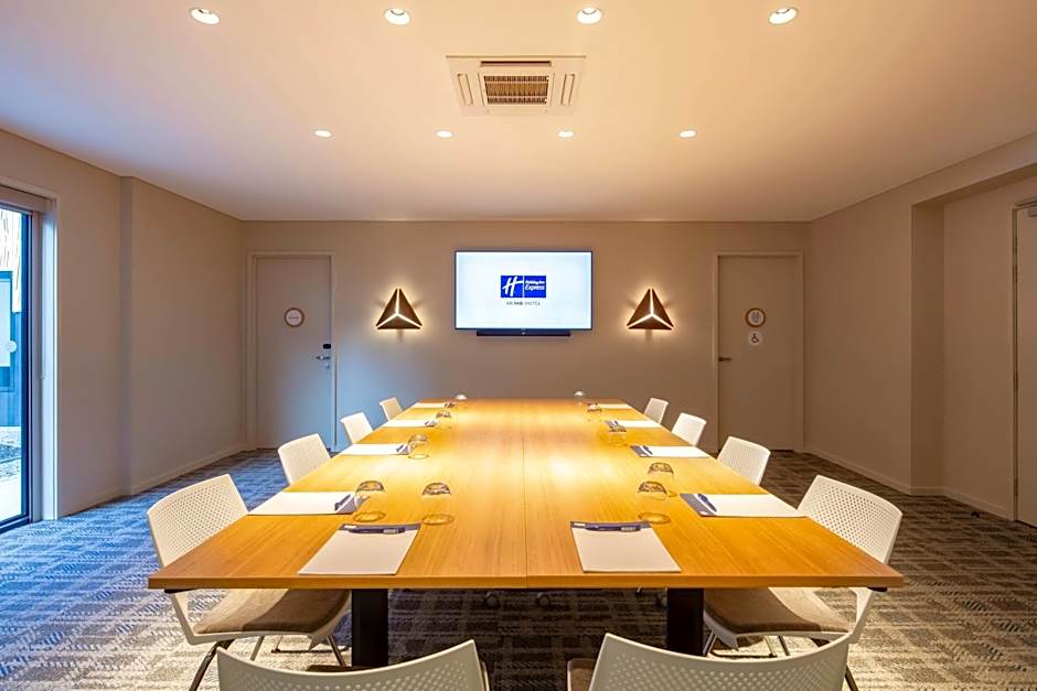 Holiday Inn Express And Suites Queenstown By IHG