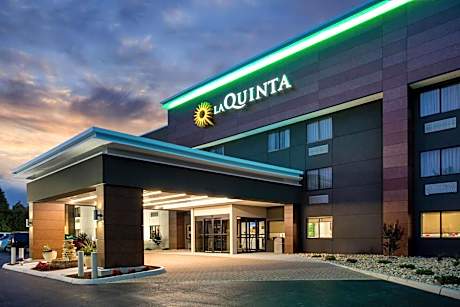 La Quinta Inn & Suites by Wyndham Roanoke Salem
