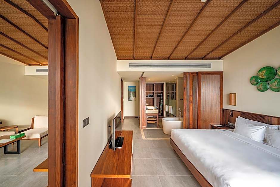 Photo 1 of 11 of Executive Suite