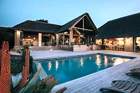 Bukela Game Lodge - Amakhala Game Reserve